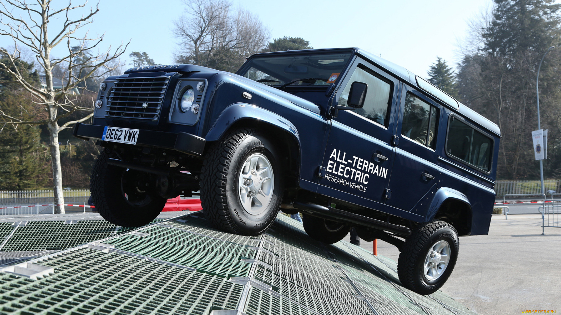 land rover electric defender concept 2013, , land-rover, , , 2013, concept, defender, land, rover, electric